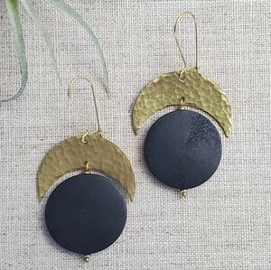 Juana Wood and Brass Earrings in Black